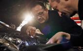 Autobatterie wird gewechselt